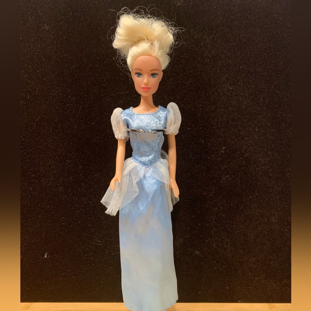 Chic Fashion Doll